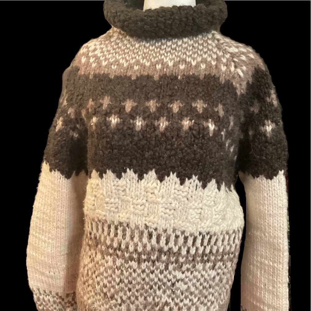 “HAND KNIT” Vintage Off White And  Browns Patterned 100 % Wool Sweater.
